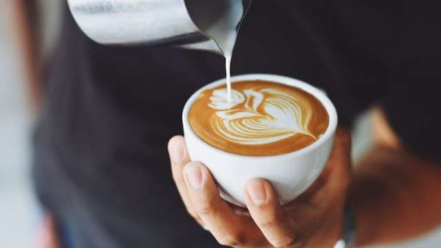 Bästa Mjölkskummare För Kaffeälskare (Bäst i Test 2024)